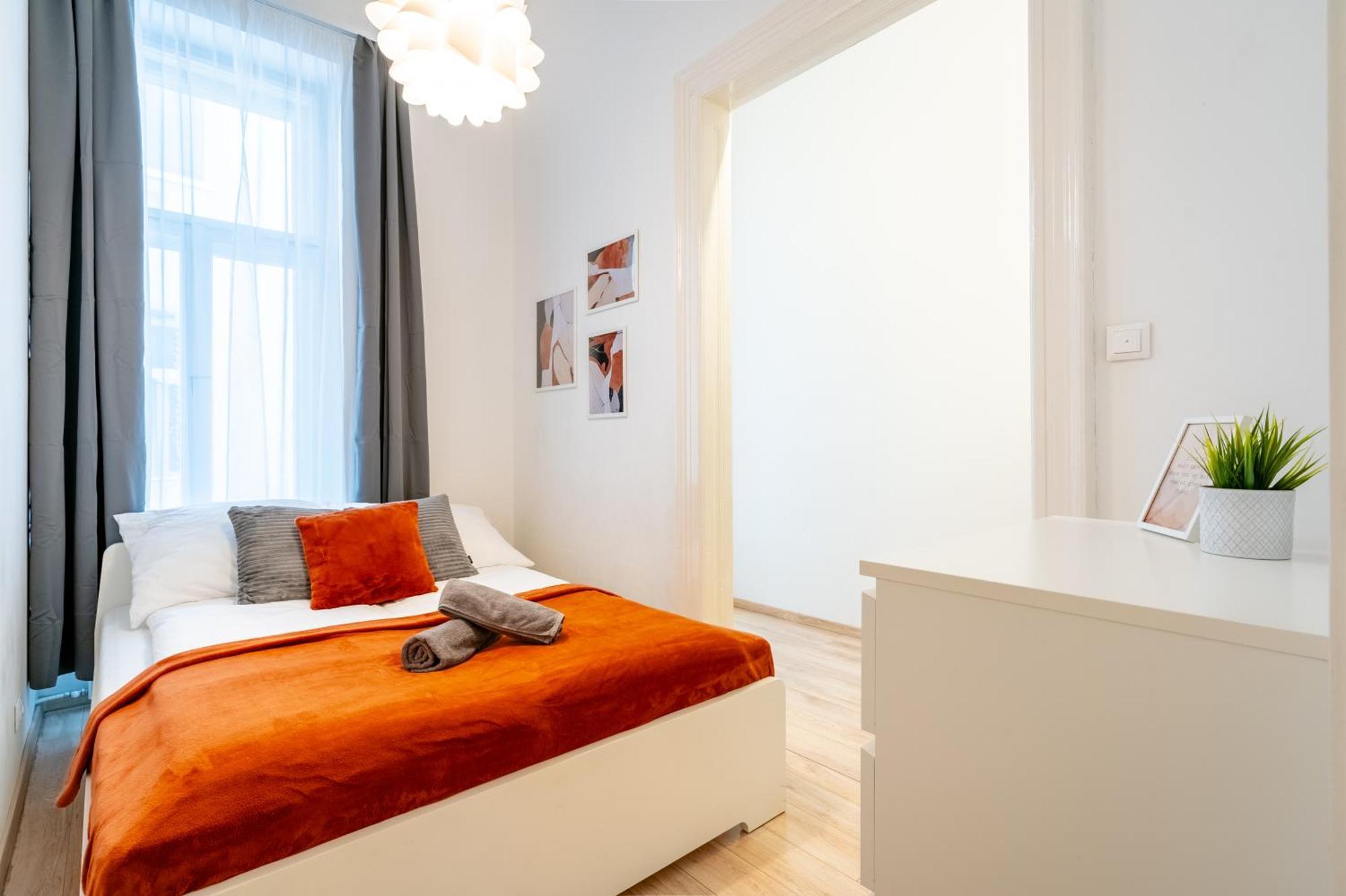 Wave - 3 Bedroom Apt In Center ブダペスト エクステリア 写真