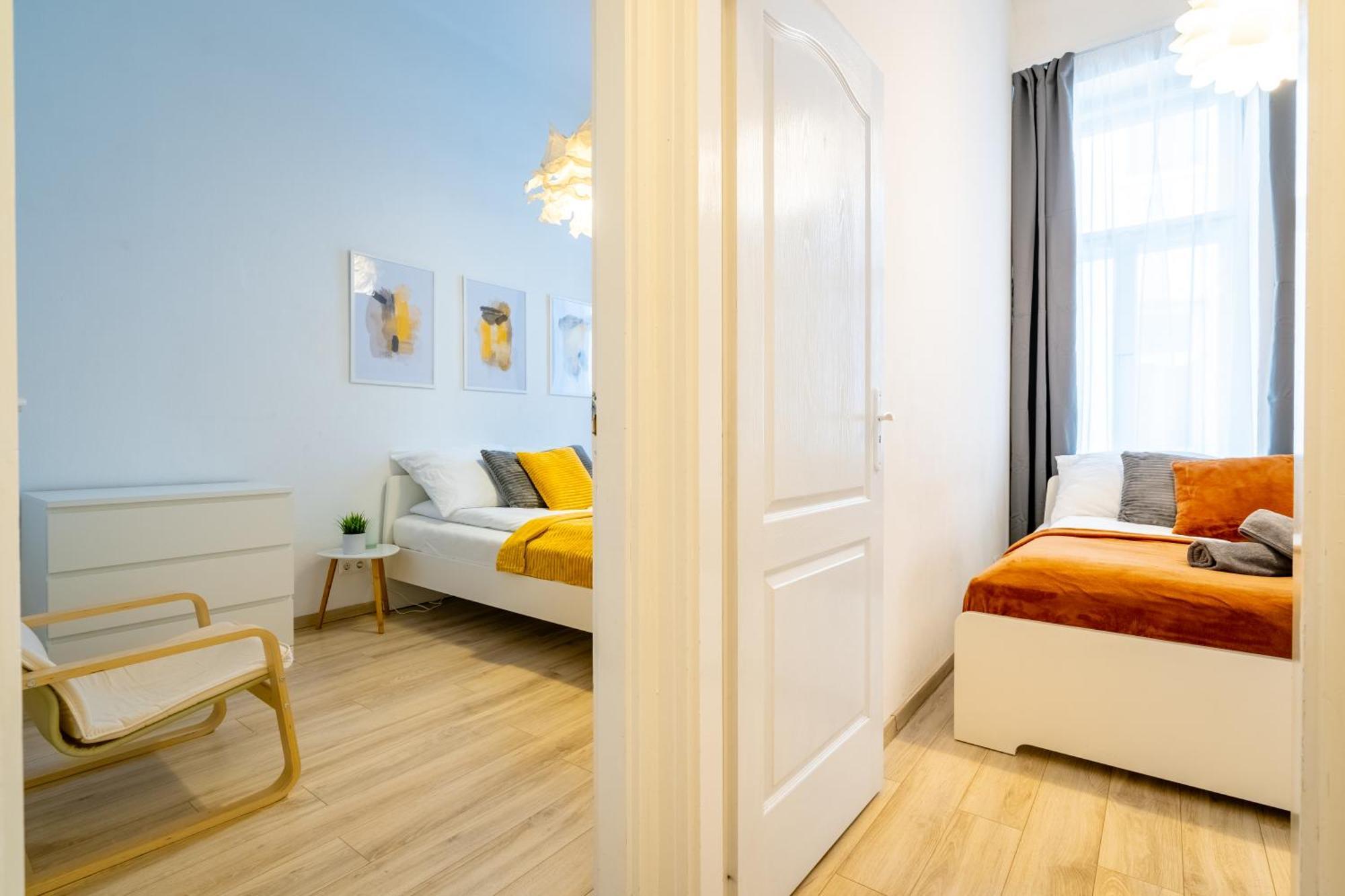 Wave - 3 Bedroom Apt In Center ブダペスト エクステリア 写真